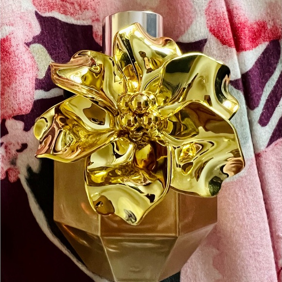 Hardly used- like new Viktor & Ralph Golden - Picture 3 of 6